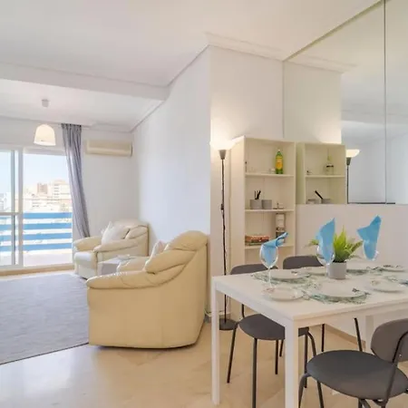 Apartment 2 Bed Sea View Perfect Location *