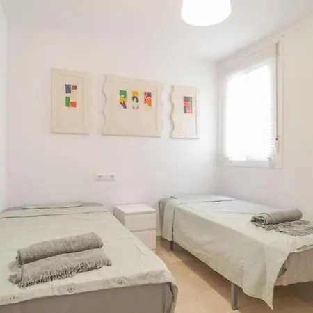 Apartment 2 Bed Sea View Perfect Location