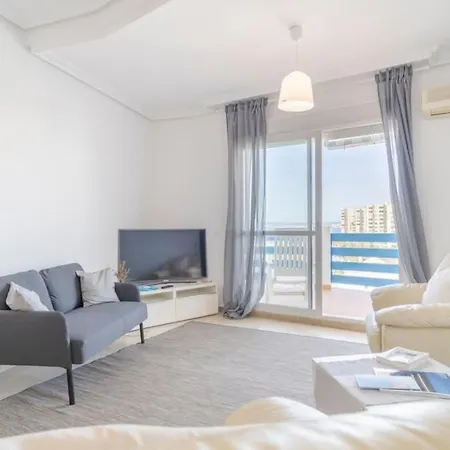 2 Bed Sea View Perfect Location