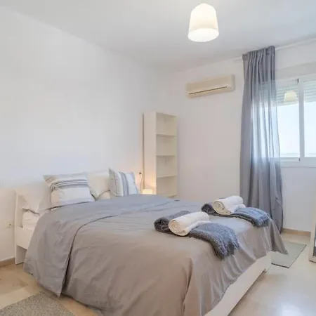 Apartment 2 Bed Sea View Perfect Location Estepona
